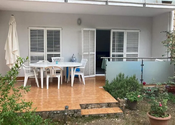 T3 De 65 M2 Terrasse Jardin A 300 M De La *